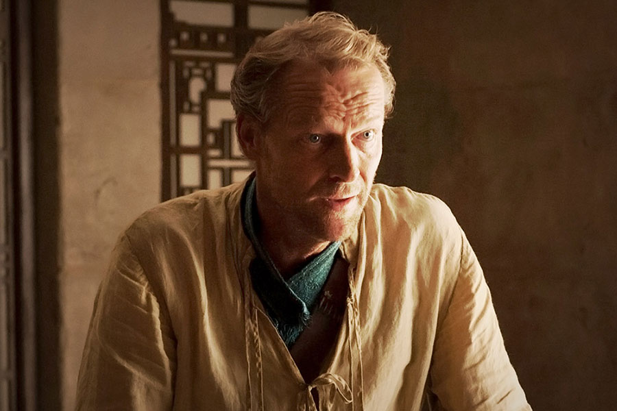 Iain Glen se convierte en el nuevo Bruce Wayne en Titans