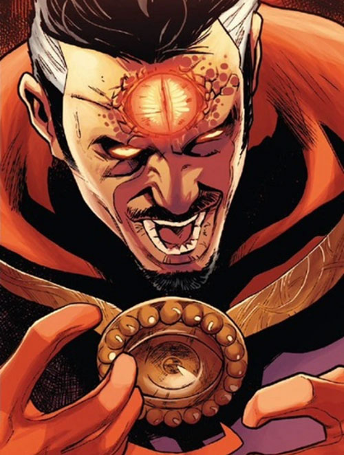 Doctor Strange utilizando en Ojo de Agamotto.