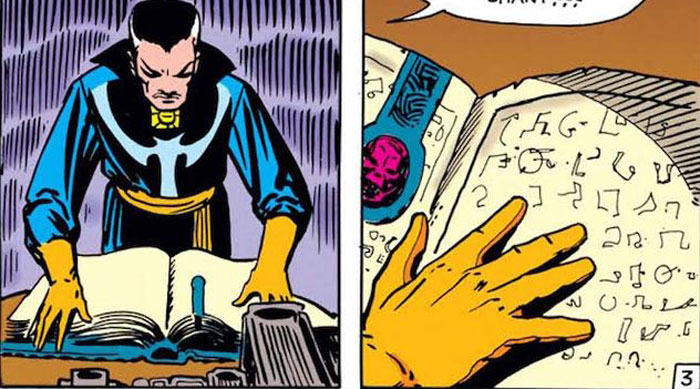 Doctor Strange leyendo el Libro de los Vishanti.