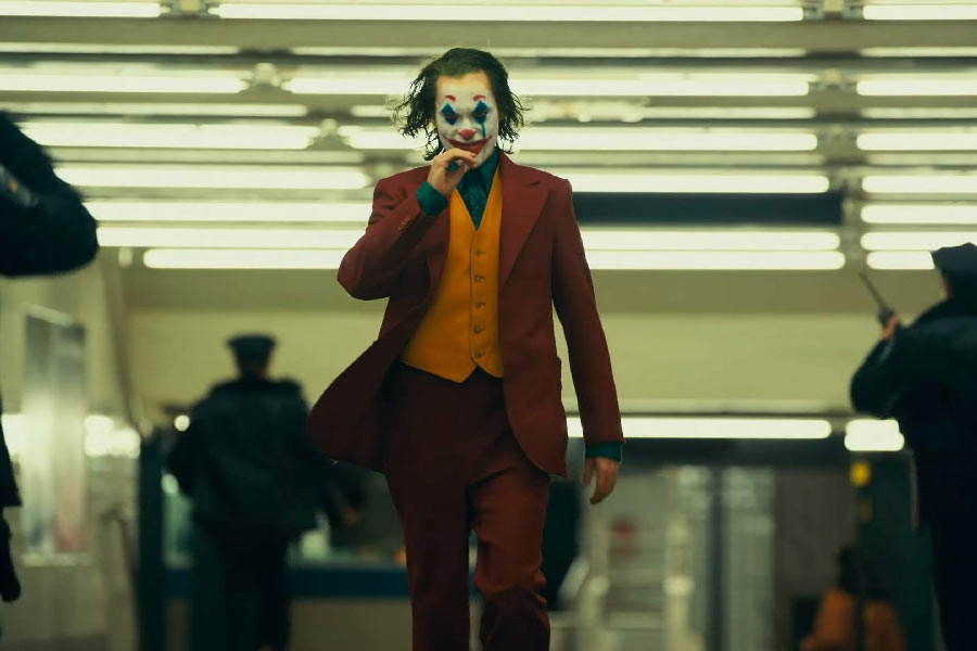 Blink-182 hace tremendo homenaje al Joker en concierto