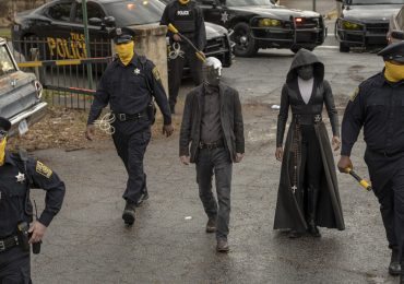 ¿Porqué los policías están enmascarados en la serie Watchmen?