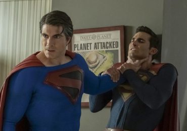 Superman vs Superman en Crisis en las Tierras Infinitas