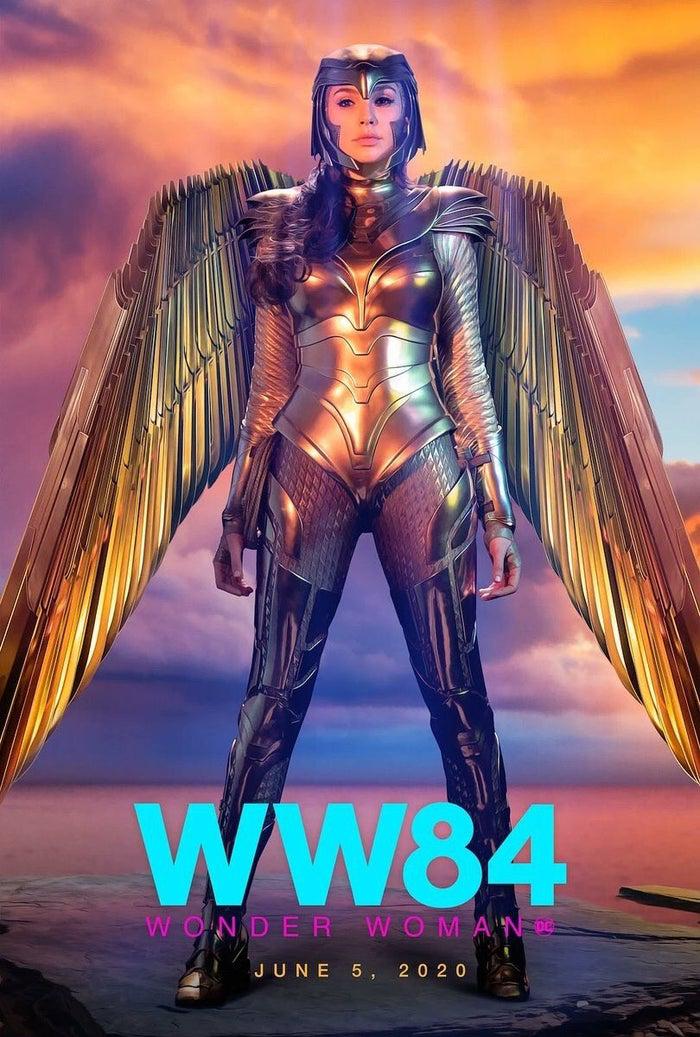 Más y más pósters de Wonder Woman 1984 con la armadura dorada