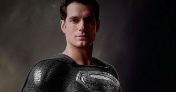 Zack Snyder muestra una escena de Superman con el traje negro en Justice League