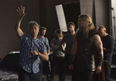 Chris Hemsworth comparte curiosa foto de la lectura de guión de Thor: Love and Thunder