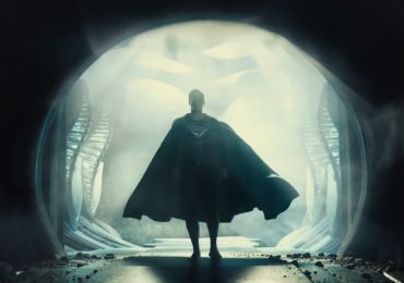 ¿Porqué Superman usa el traje negro en Justice League? Zack Snyder lo explica