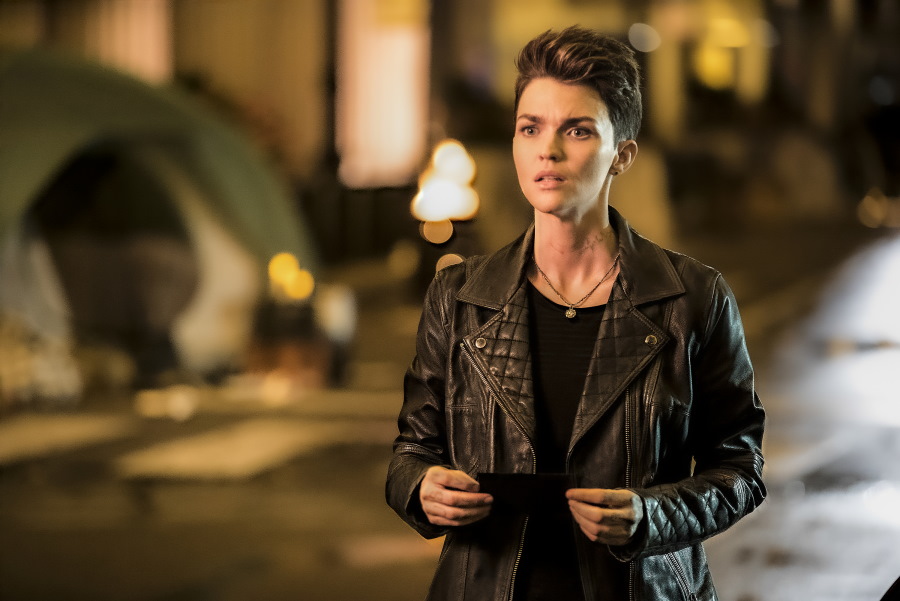 Batwoman: Wallis Day se incorpora como la nueva Kate Kane
