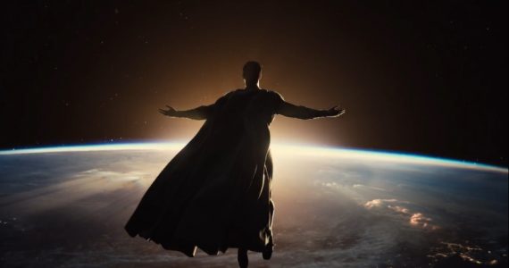 Zack Snyder explica el uso de símbolos cristianos en sus películas de DC Comics