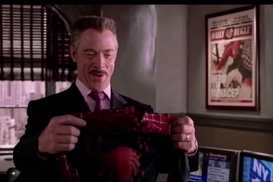 J. K. Simmons batalló con un detalle de J.J. Jameson en Spider-Man: No Way Home