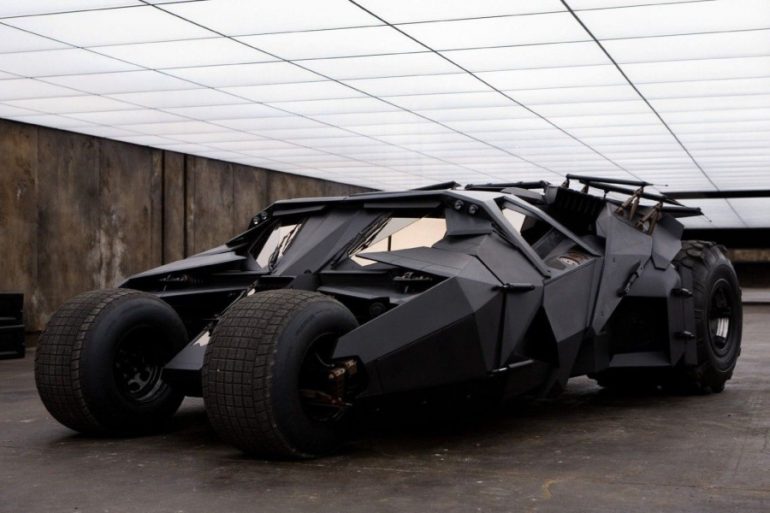 Un arquitecto construye réplica del Batimóvil de The Dark Knight ¡y funciona!