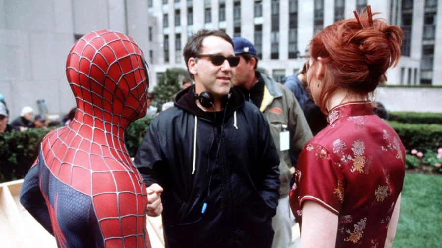 Tim Burton rechazó dirigir la primera película de Spider-Man