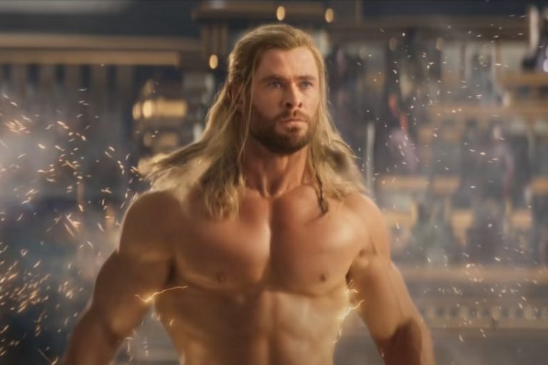 Así se filmó la escena del trasero desnudo de Thor en Thor Love and Thunder