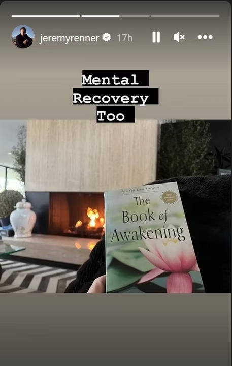 En redes sociales, Jeremy Renner compartió a través de sus estados de instagram el avance de su rehabilitación física, donde empezó con el trabajo de gimnasio.